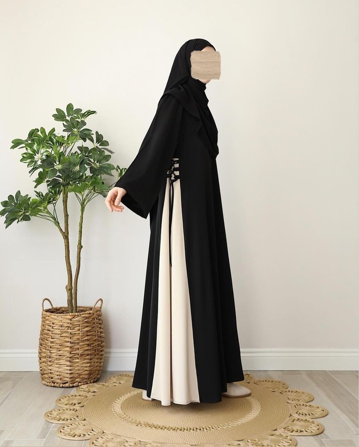 Abaya Bicolore avec Laçage Latéral